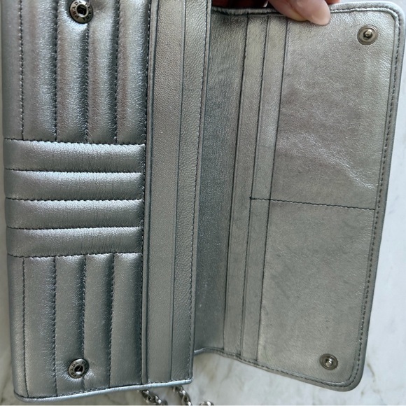 Prada Diagramme metallic long wallet - Picture 4 of 14